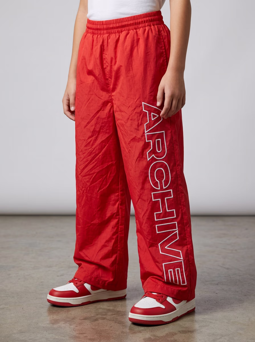 Boys' Bottom Wear AI virtual try-on — Kids Boys Joggers fashion model photoshoot by VERA Fashion AI